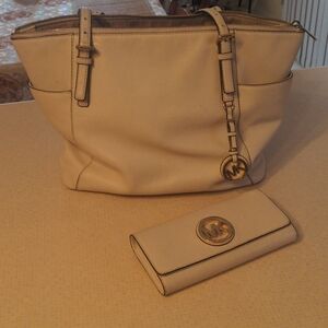Michael Kors Bag & Wallet set